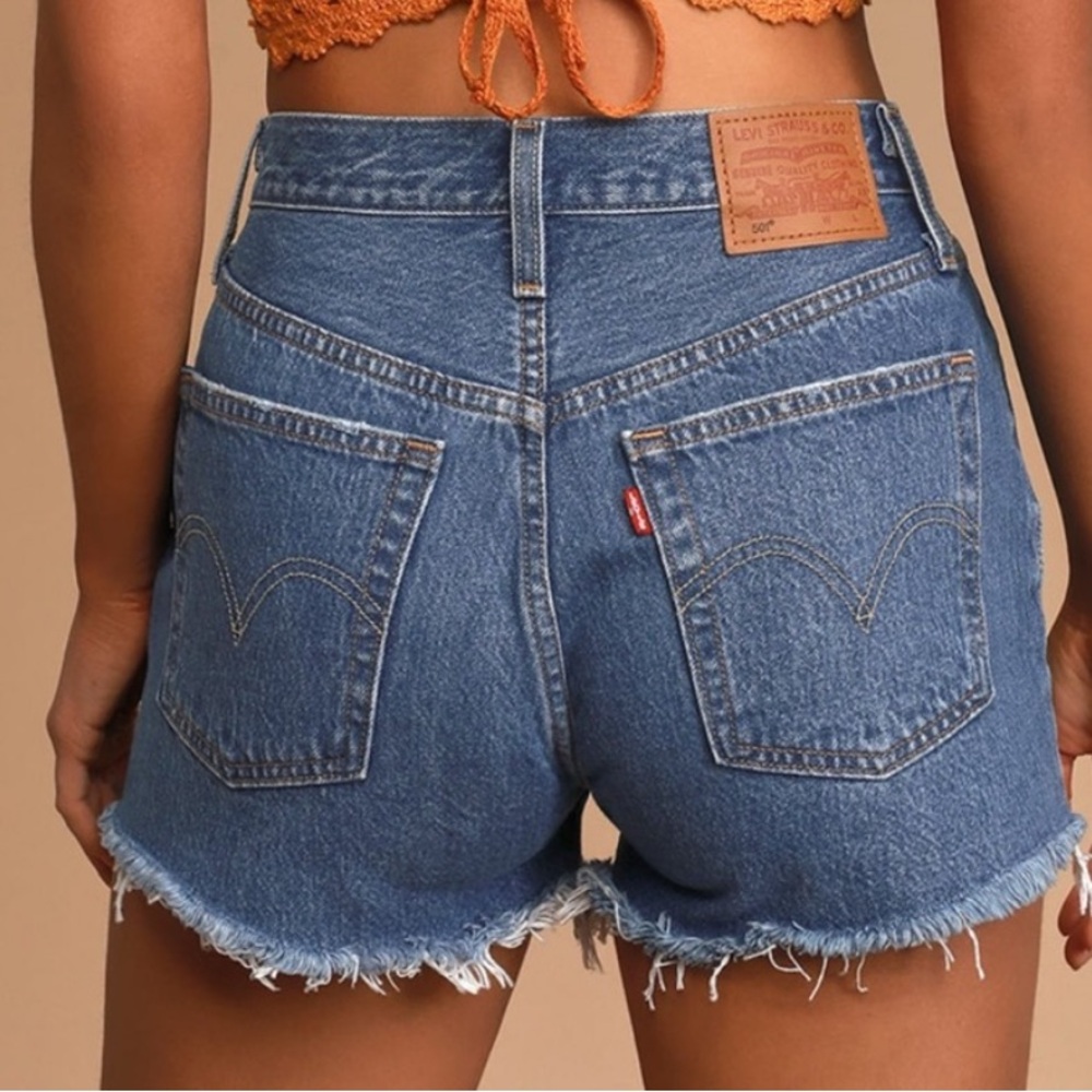 LEVI’S 501 Distressed Cut Off Shorts in Silverlake Blue Size 25